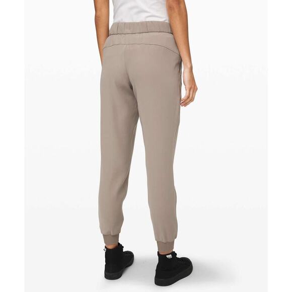 LULULEMON On the Fly Jogger Carbon Dust Gray Pants Size 4 Active Exercise - Picture 2 of 9